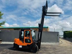 DOOSAN D40SC-5 FORKLIFT*C/W PALLET TINES*YEAR 2012*VIDEO*