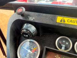 CASE INTERNATIONAL 585 TRACTOR*C/W FRONT LOADER*VIDEO*