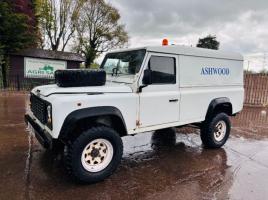 LAND ROVER DEFENDER 110 2.5L 4WD VEHICLE C/W TOW BAR 