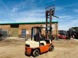 NISSAN FJ02A25U FORKLIFT*C/W PALLET TINES*VIDEO*