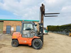 TOYOTA 02-7F040 FORKLIFT*C/W PALLET TINES*VIDEO*
