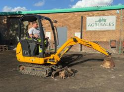 JCB 8018 MINI EXCAVATOR*EXPANDING TRACKS*C/W PECKER*VIDEO*