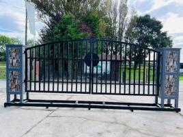 BRAND NEW STEEL TWIN OPENING STEEL GATE'S *15FT X 6FT 2 INCH* VIDEO*