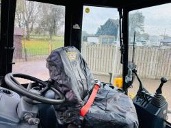 JCB 2CX 4WD STREET MASTER *YEAR 2011, 2461 HOURS* C/W HYDRAULIC BREAKER *VIDEO*