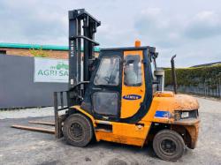 SAMUK SF40D FORKLIFT *C/W PALLET TINES*VIDEO*