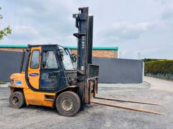 SAMUK SF40D FORKLIFT *C/W PALLET TINES*VIDEO*