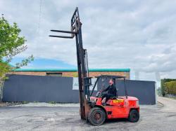 MITSUBISHI FD40 CONTAINER SPEC FORKLIFT 2 STAGE MAST*C/W PALLET TINES*VIDEO*