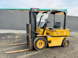 CATERPILLAR V40D FORKLIFT*C/W PALLET TINES*VIDEO*