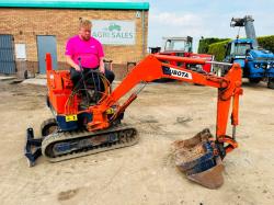 KUBOTA KH-35 MINI EXCAVATOR*C/W SELECTION OF BUCKETS*VIDEO*