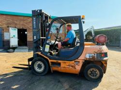 SAMUK SF35D FORKLIFT*C/W PALLET TINES*VIDEO*