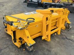 JCB HYDRAULIC SWEEPER*C/W CARRIER HEADSTOCK*VIDEO*