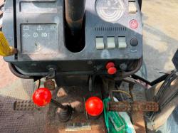 JOHN DEERE 2250 TRACTOR*C/W BUCKET*VIDEO*