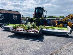 CLAAS XERION 3300 TRACTOR*C/W DEMOUNTABLE CLAAS 3300 TRIPLE MOWERS*VIDEO*
