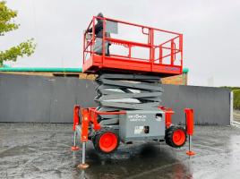 SKYJACK SJ6832RT SCISSOR LIFT*C/W SUPPORT LEGS*YEAR 2011*VIDEO*