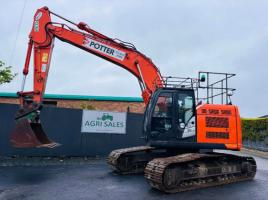 HITACHI ZAXIS ZX225USR LC-5B EXCAVATOR*YEAR 2014*C/W BUCKET*VIDEO*