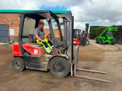 DAEWOO D25S FORKLIFT*C/W PALLET TINES*VIDEO*