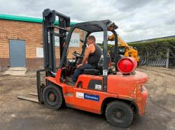 NISSAN PJ02A25 FORKLIFT*C/W PALLET TINES*VIDEO*