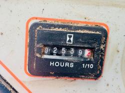 THOMAS 153 MUSCLE SKIDSTEER*C/W BUCKET AND BAIL SPIKE*YEAR 2008*VIDEO*