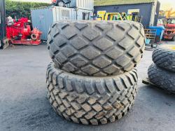 SET OF WHEELS AND TURF TYRES TO SUIT JOHN DEERE TRACTOR*8 STUD*VIDEO*