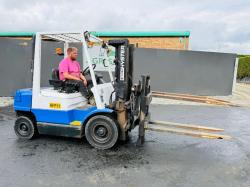 HYSTER H2.50XM FORKLIFT*C/W HYDRAULIC ROTATING BAIL GRAB*VIDEO*