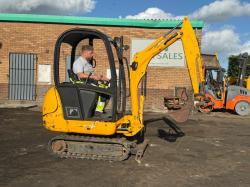JCB 8018 MINI EXCAVATOR*EXPANDING TRACKS*C/W PECKER*VIDEO*