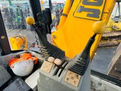 JCB 3CX PROJECT 8 4WD*C/W 4 IN 1 BUCKET + 3 REAR BUCKETS*VIDEO*