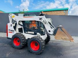BOBCAT S530 HI LIFT SKIDSTEER*C/W BUCKET & KUBOTA ENGINE*YEAR 2013*VIDEO*