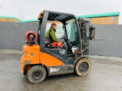 DOOSAN G25E-7 FORKLIFT*C/W PALLET TINES*YEAR 2022*VIDEO*