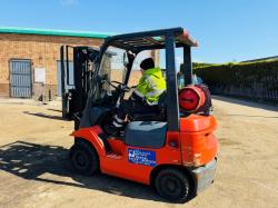 BT GT18 GAS CONTAINER SPEC FORKLIFT*C/W PALLET TINES*VIDEO*
