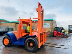 HYSTER 2 STAGE MASTED FORKLIFT*C/W DUEL WHEELS*VIDEO*