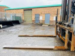 HYSTER H8.00XM 2 STAGE MASTED FORKLIFT*C/W SIDESHIFT*