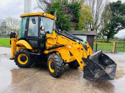 JCB 2CX 4WD STREET MASTER *YEAR 2011, 2461 HOURS* C/W HYDRAULIC BREAKER *VIDEO*