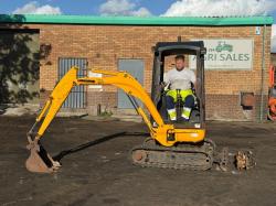 JCB 8018 MINI EXCAVATOR*EXPANDING TRACKS*C/W PECKER*VIDEO*