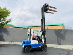 HYSTER H2.50XM FORKLIFT*C/W HYDRAULIC ROTATING BAIL GRAB*VIDEO*