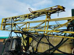 CASE INTERNATIONAL 2WD SPRAYER*C/W SELF PROPELLED SPRAYER*VIDEO*