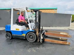 HYSTER H2.50XM FORKLIFT*C/W HYDRAULIC ROTATING BAIL GRAB*VIDEO*
