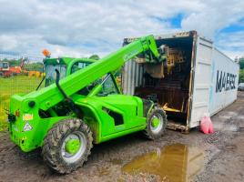 JCB 3CX BACKHOE & CATERPILLAR 428B BACKHOE BEEN LOADED INTO CONTAINER *24/05/2022* 