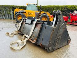 BOBCAT 3 IN ONE BUCKET* TO SUIT SKIDSTEER*YEAR 2012*VIDEO*