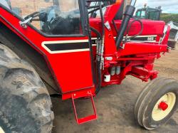 CASE INTERNATIONAL 585 TRACTOR*C/W FRONT LOADER*VIDEO*