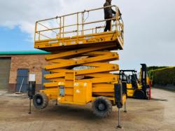 HAULOTTE H18SX 4WD SCISSOR LIFT*2514 HOURS*YEAR 2015*VIDEO*