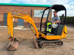 JCB 8014 EXCAVATOR*C/W OFFSET BOOM *SHOWING 1971 HOURS*VIDEO*