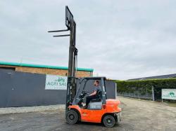 TOYOTA 62-7FDF25 CONTAINER SPEC FORKLIFT*C/W PALLET TINES*VIDEO*
