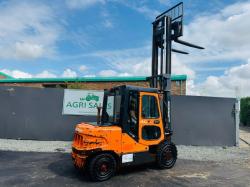 DOOSAN D40SC-5 FORKLIFT*C/W PALLET TINES*YEAR 2012*VIDEO*