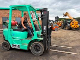 MITSUBISHI FG20K FORKLIFT*C/W PALLET TINES*VIDEO*