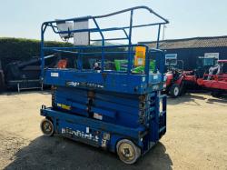 UPRIGHT X32 N SCISSOR LIFT*NEEDS CHARGING*VIDEO*