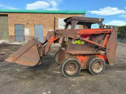 THOMAS SKIDSTEER*C/W BUCKET*VIDEO*