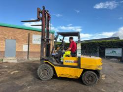 KOMATSU FD45T-5E FORKLIFT*C/W PALLET TINES*VIDEO*