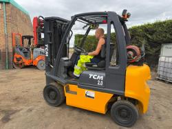 TCM U1D2A20LH FORKLIFT*C/W FORK POSITIONER*YEAR 2021*VIDEO*