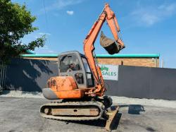 HITACHI RUBBER TRACK EXCAVATOR*TRACKING ISSUE*C/W BUCKET*VIDEO*