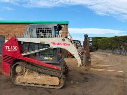 TAKEUCHI TL130 SKIDSTEER*C/W BUCKET AND TINES*2274 HOURS*VIDEO*